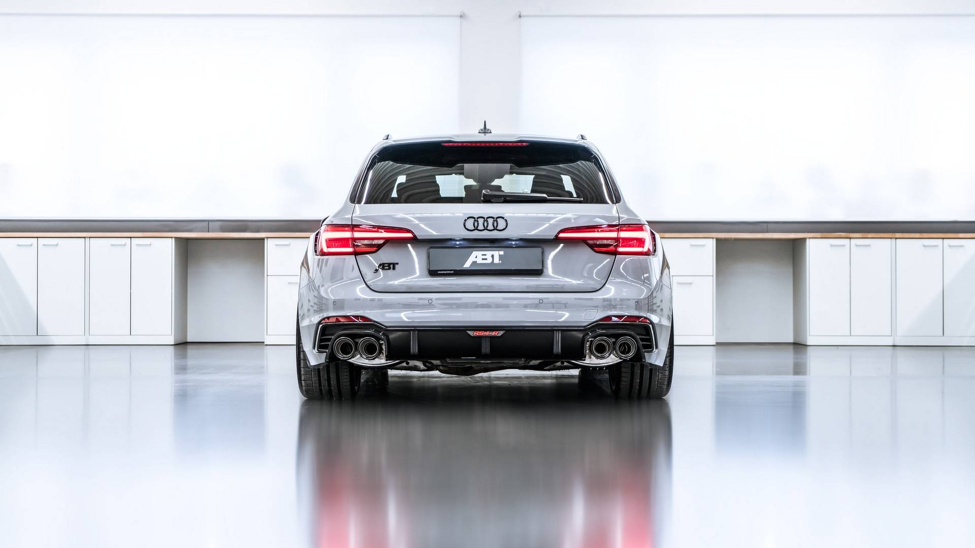 AUDI RS4-R AVANT BY ABT SPORTSLINE CHEGA A GENEBRA COM 530 CV, foto 6