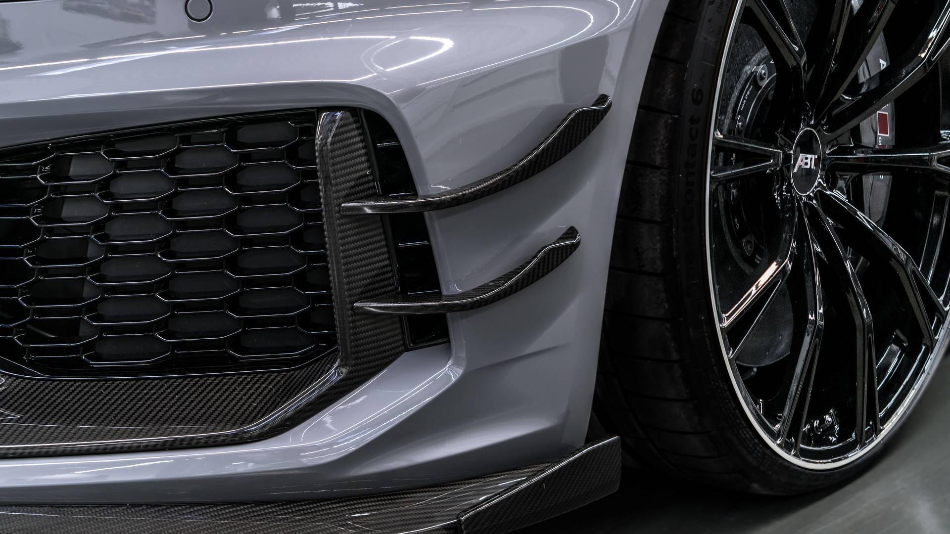 AUDI RS4-R AVANT BY ABT SPORTSLINE CHEGA A GENEBRA COM 530 CV, foto 7