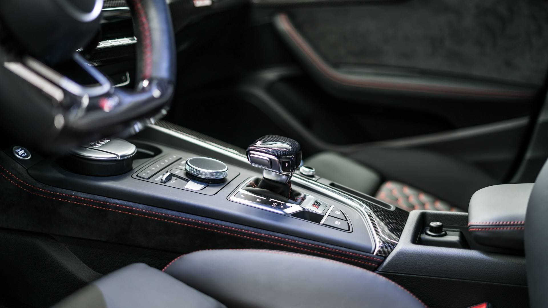 AUDI RS4-R AVANT BY ABT SPORTSLINE CHEGA A GENEBRA COM 530 CV, foto 15