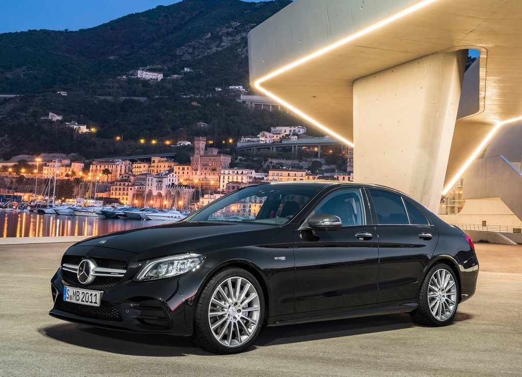 NOVO MERCEDES-AMG C 43 4MATIC CHEGA COM MAIS POTÊNCIA E EQUIPAMENTO TECNOLÓGICO, foto 1