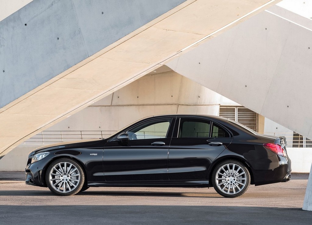 NOVO MERCEDES-AMG C 43 4MATIC CHEGA COM MAIS POTÊNCIA E EQUIPAMENTO TECNOLÓGICO, foto 14