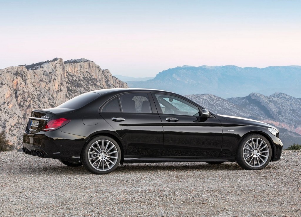 NOVO MERCEDES-AMG C 43 4MATIC CHEGA COM MAIS POTÊNCIA E EQUIPAMENTO TECNOLÓGICO, foto 17