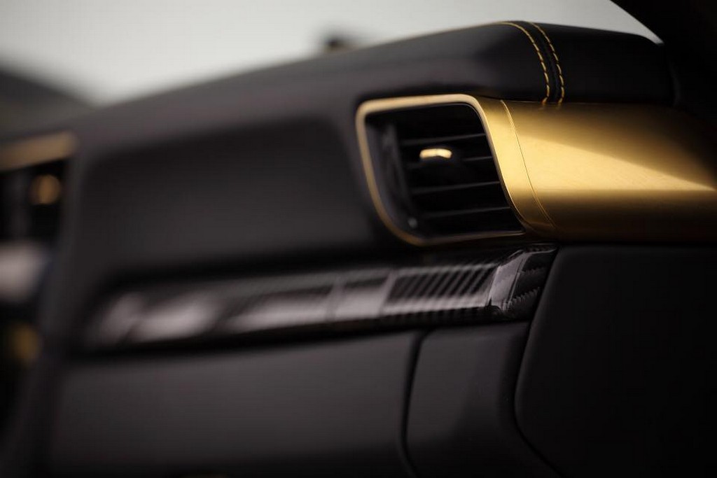 PORSCHE 911 STINGER GTR CARBON EDITION: LUXO E ESPORTIVIDADE LEVADOS AO EXTREMO, foto 26