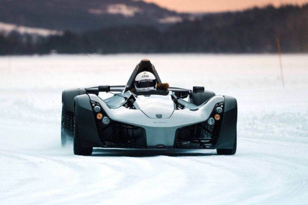 BAC MONO DESFILA PELA NEVE BRANCA DA ESCANDINÁVIA, foto 2