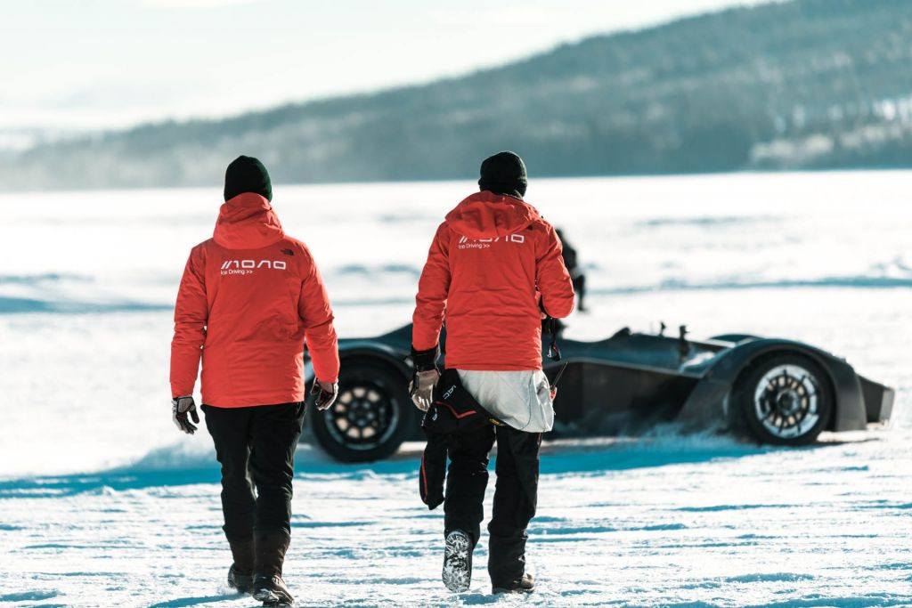 BAC MONO DESFILA PELA NEVE BRANCA DA ESCANDINÁVIA, foto 12