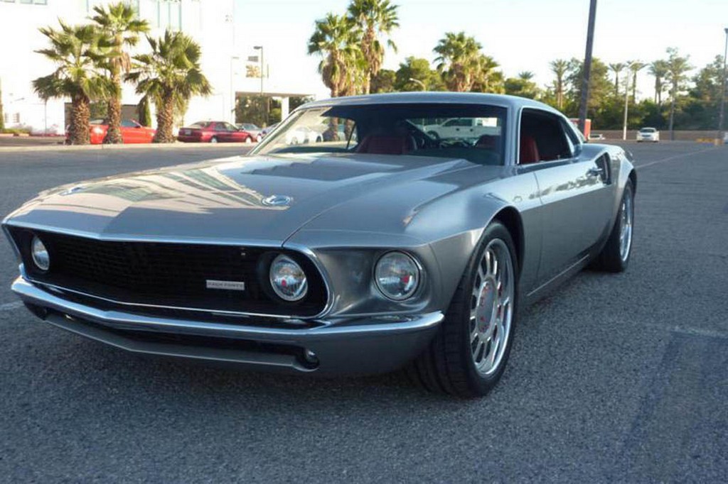 FORD MACH 40: UM DIFERENTE MUSTANG DE MOTOR CENTRAL, foto 3