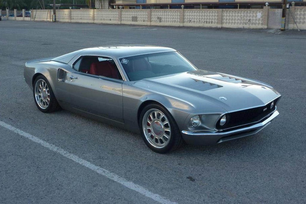 FORD MACH 40: UM DIFERENTE MUSTANG DE MOTOR CENTRAL, foto 4