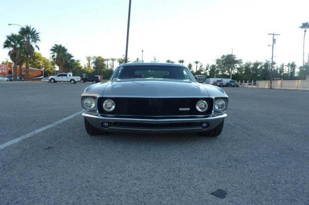 FORD MACH 40: UM DIFERENTE MUSTANG DE MOTOR CENTRAL, foto 5