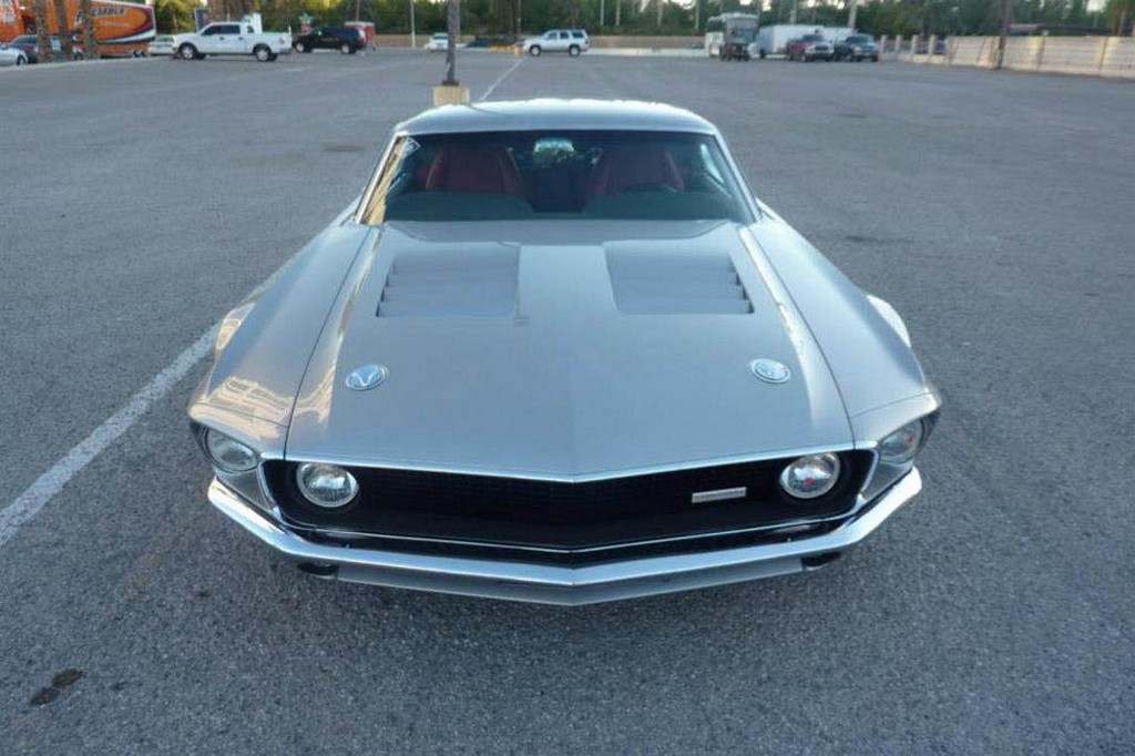 FORD MACH 40: UM DIFERENTE MUSTANG DE MOTOR CENTRAL, foto 6