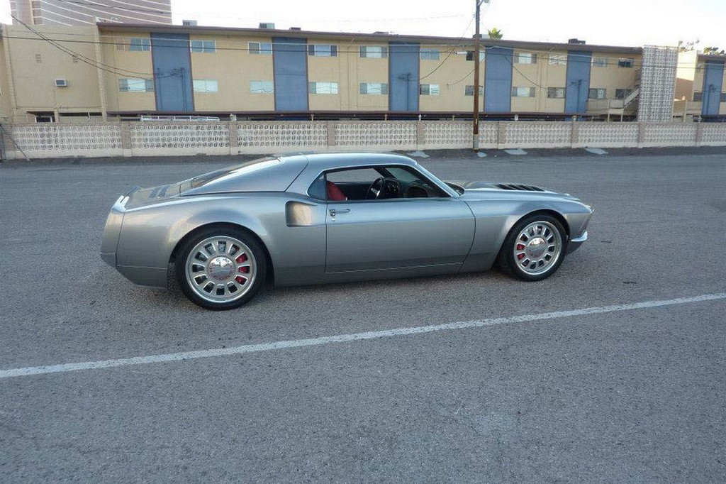 FORD MACH 40: UM DIFERENTE MUSTANG DE MOTOR CENTRAL, foto 11