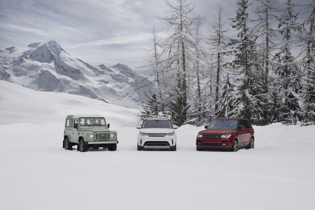 LAND ROVER ANUNCIA CELEBRAÇÕES DE SEUS 70 ANOS COM O CONTORNO DO DEFENDER NOS ALPES, foto 1
