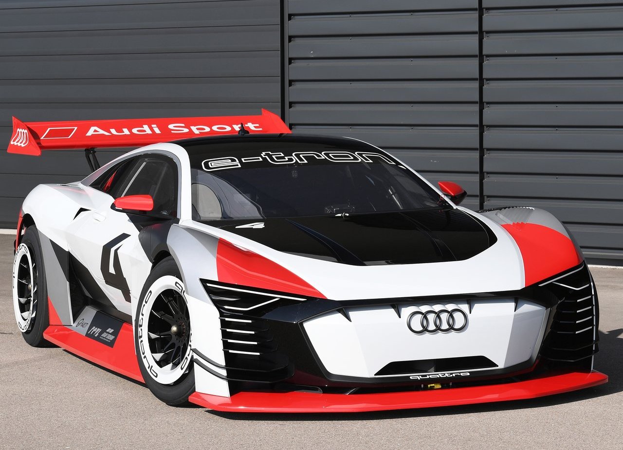 AUDI E-TRON VISION GRAN TURISMO: DO MUNDO VIRTUAL PARA AS PISTAS REAIS, foto 2