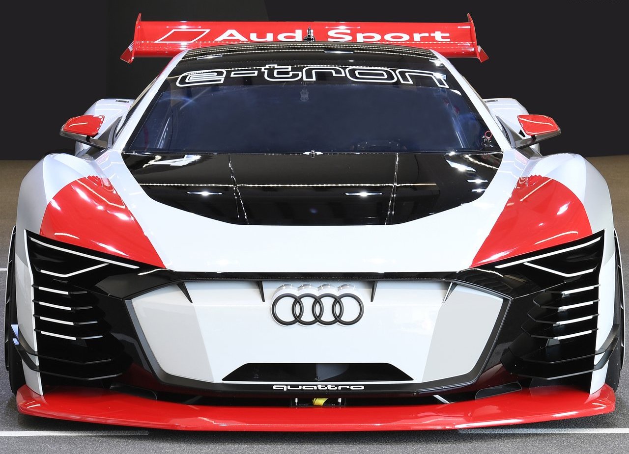 AUDI E-TRON VISION GRAN TURISMO: DO MUNDO VIRTUAL PARA AS PISTAS REAIS, foto 14