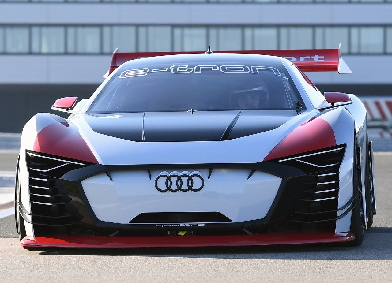 AUDI E-TRON VISION GRAN TURISMO: DO MUNDO VIRTUAL PARA AS PISTAS REAIS, foto 15