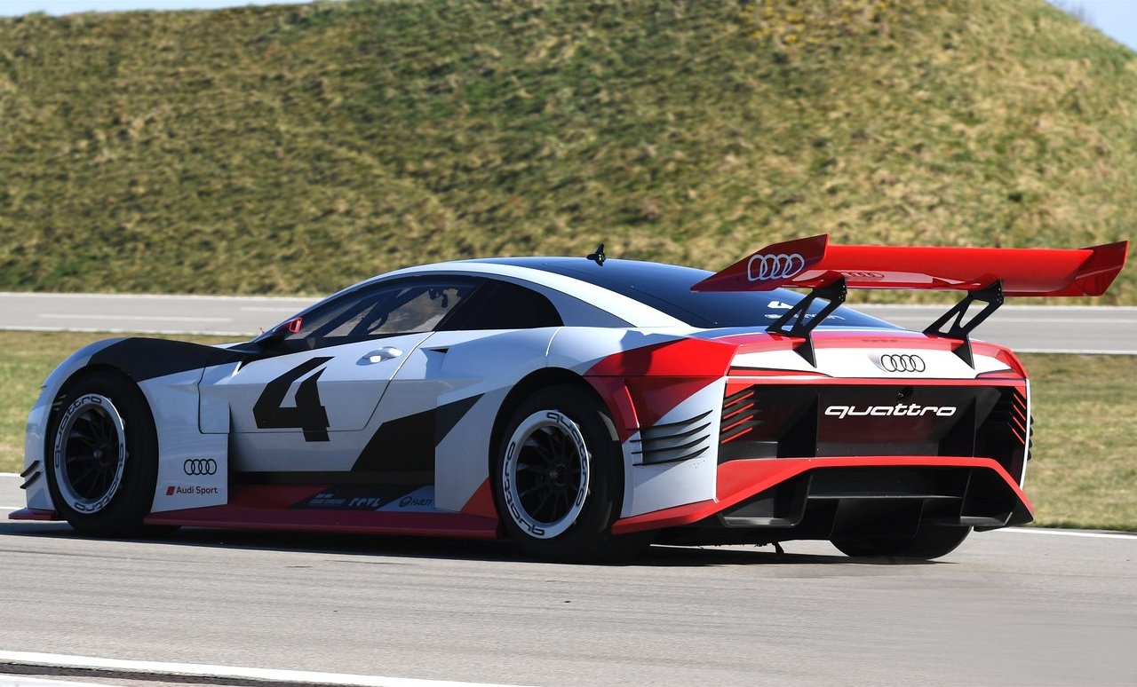 AUDI E-TRON VISION GRAN TURISMO: DO MUNDO VIRTUAL PARA AS PISTAS REAIS, foto 17