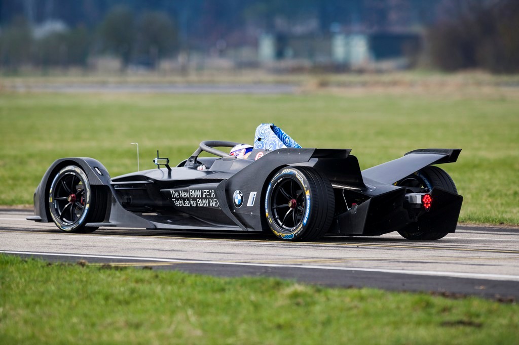 BMW iFE.18: PRIMEIRO ELÉTRICO DE COMPETIÇÃO DA MARCA ALEMÃ JÁ ESTÁ PRONTO, foto 3
