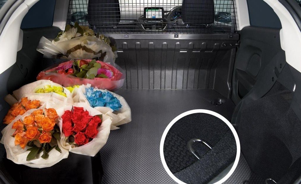 VERSÃO COMERCIAL DO FORD FIESTA ESTREIA NO REINO UNIDO, foto 11