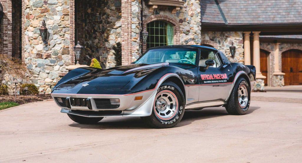 UMA COLEÇÃO ÚNICA DE EXEMPLARES DO CHEVROLET CORVETTE INDY 500 PACE CAR FOI VENDIDA POR 1.76 MILHÕES DE DÓLARES, foto 3