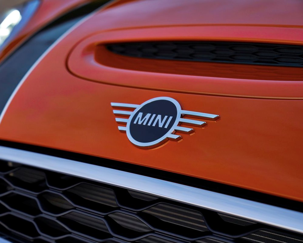 TRADIÇÃO, AUTENTICIDADE E CLAREZA: O NOVO LOGOTIPO DA MARCA MINI