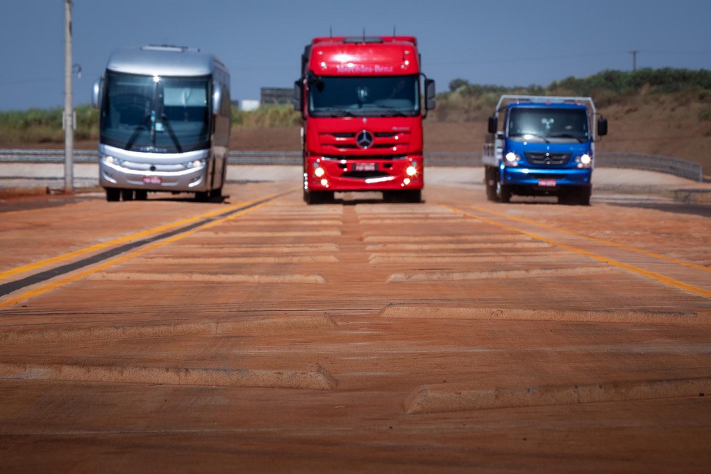 MERCEDES-BENZ INAUGURA CAMPO DE PROVAS NO BRASIL E ACELERA O DESENVOLVIMENTO DE CAMINHÕES E ÔNIBUS, foto 4