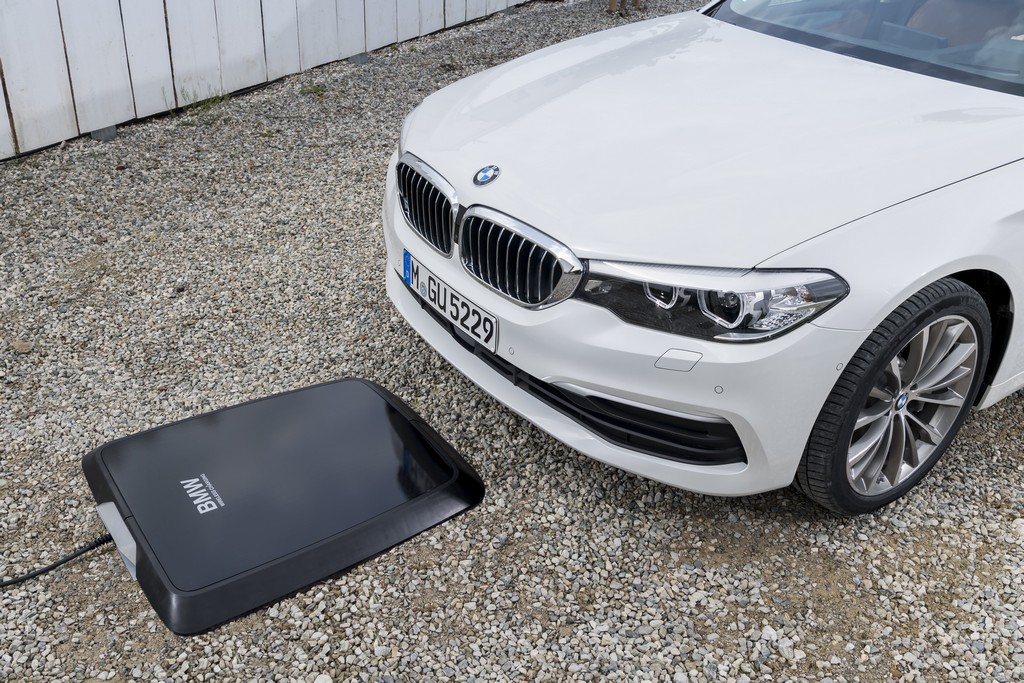BMW i LANÇA CARREGADOR SEM FIO PARA CARROS HÍBRIDOS, foto 2
