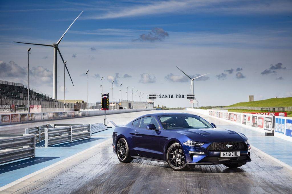 FORD MUSTANG OFERECE UM EQUIPAMENTO MELHORADO NO REINO UNIDO, foto 2