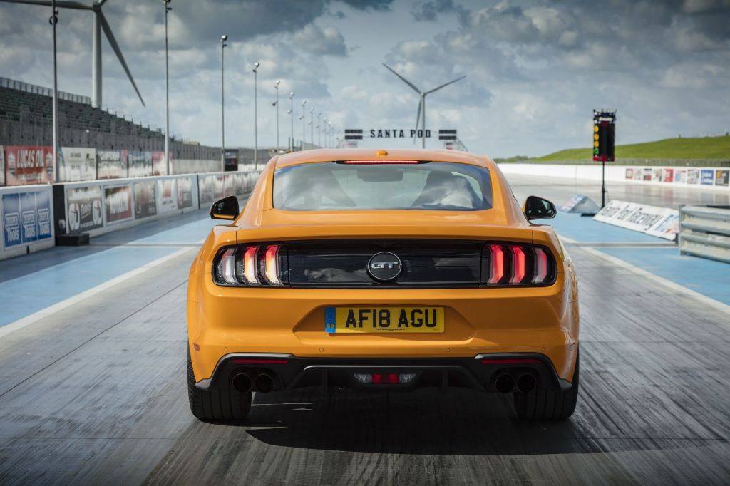 FORD MUSTANG OFERECE UM EQUIPAMENTO MELHORADO NO REINO UNIDO, foto 7