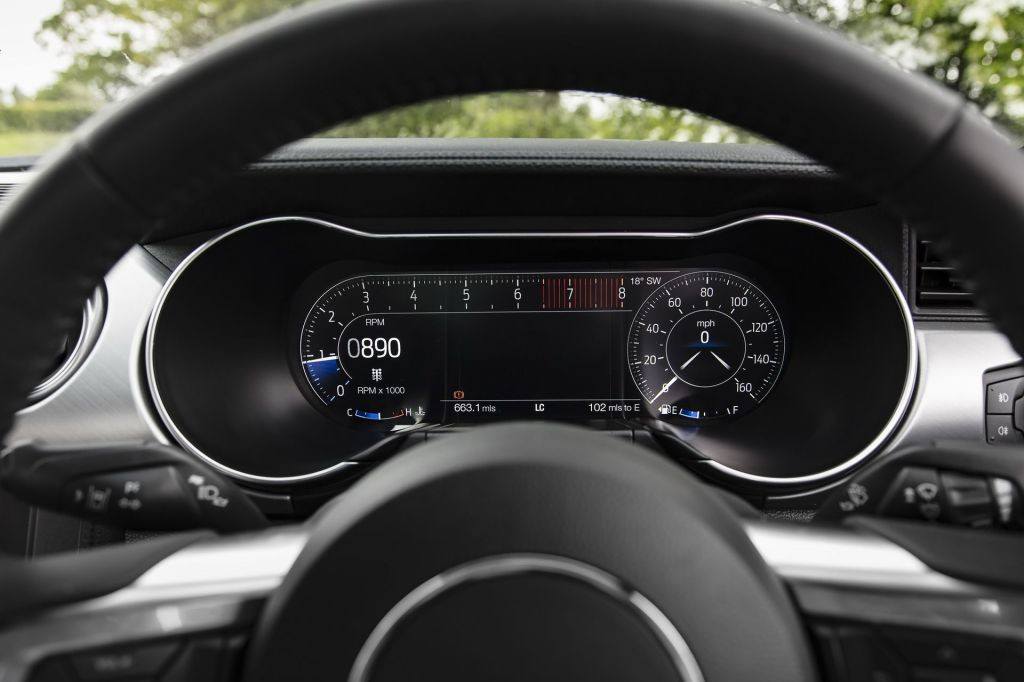 FORD MUSTANG OFERECE UM EQUIPAMENTO MELHORADO NO REINO UNIDO, foto 9