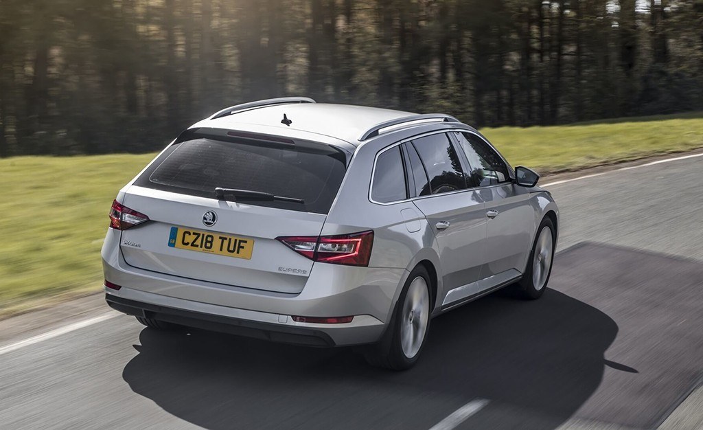 SKODA DO REINO UNIDO REVELA UMA EXCLUSIVA VERSÃO BLINDADA DO SUPERB COMBI, foto 2