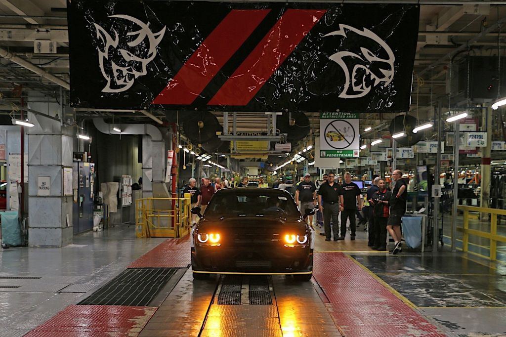 ÚLTIMO DODGE CHALLENGER SRT DEMON SAI DA LINHA DE MONTAGEM, foto 2