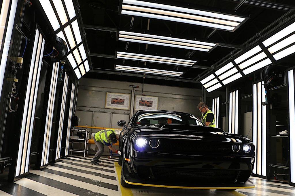ÚLTIMO DODGE CHALLENGER SRT DEMON SAI DA LINHA DE MONTAGEM, foto 3