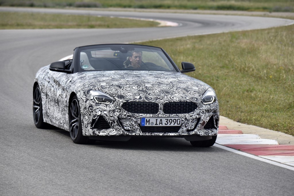 BMW ADIANTA A NOVA GERAÇÃO DO Z4 RODANDO NA PISTA DE TESTES DA MARCA EM MIRAMAS, foto 3