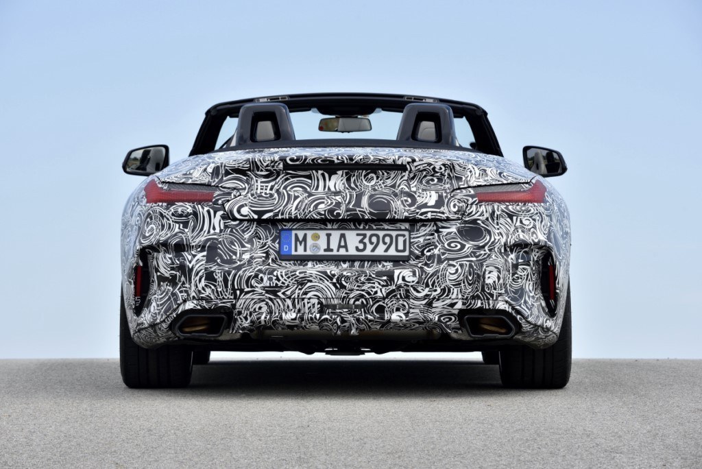 BMW ADIANTA A NOVA GERAÇÃO DO Z4 RODANDO NA PISTA DE TESTES DA MARCA EM MIRAMAS, foto 7