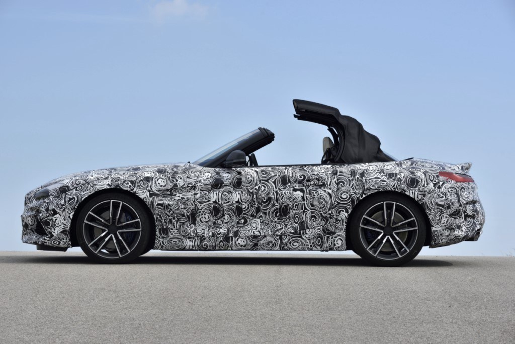 BMW ADIANTA A NOVA GERAÇÃO DO Z4 RODANDO NA PISTA DE TESTES DA MARCA EM MIRAMAS, foto 12