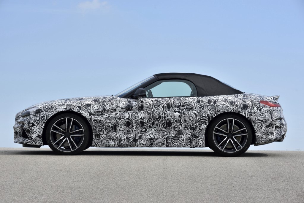 BMW ADIANTA A NOVA GERAÇÃO DO Z4 RODANDO NA PISTA DE TESTES DA MARCA EM MIRAMAS, foto 13