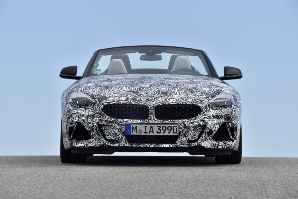 BMW ADIANTA A NOVA GERAÇÃO DO Z4 RODANDO NA PISTA DE TESTES DA MARCA EM MIRAMAS, foto 16