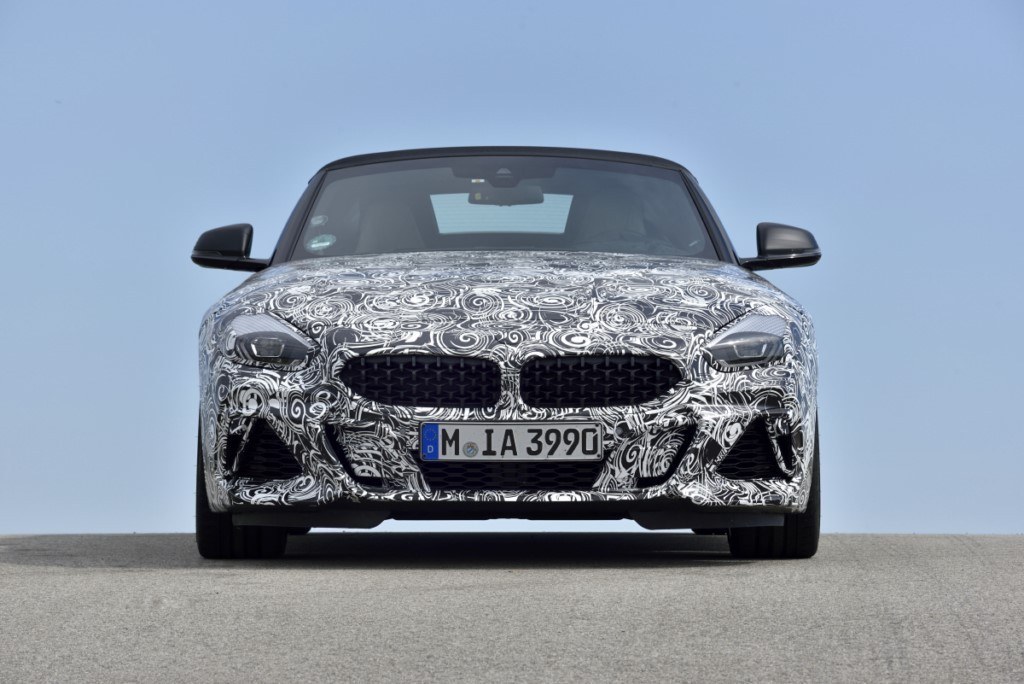 BMW ADIANTA A NOVA GERAÇÃO DO Z4 RODANDO NA PISTA DE TESTES DA MARCA EM MIRAMAS, foto 17