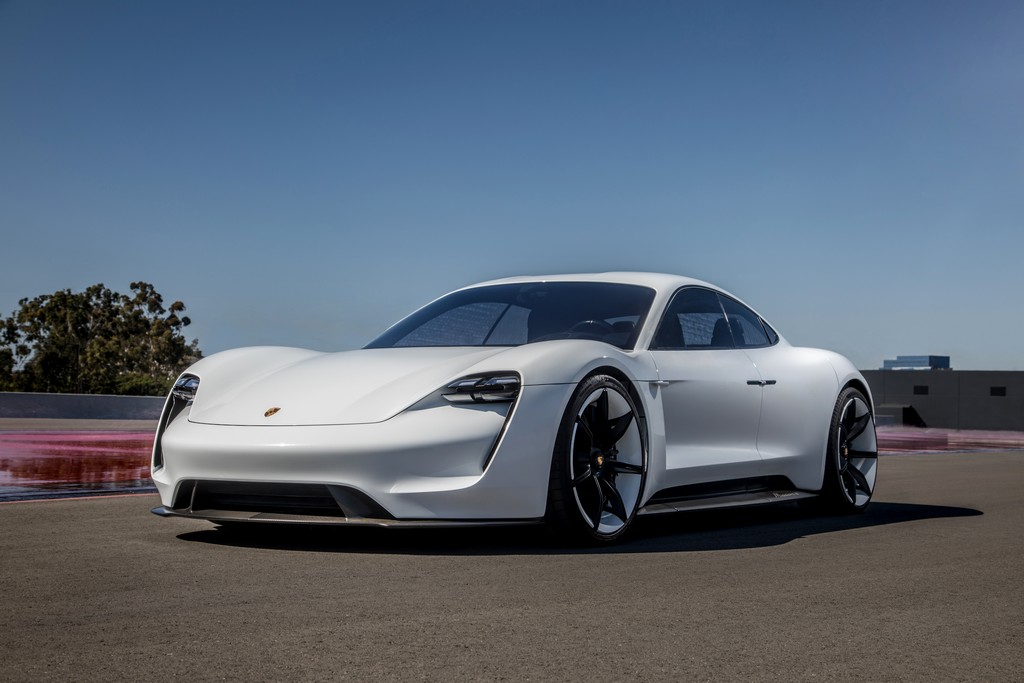 MISSION E: O PRIMEIRO PORSCHE 100% ELÉTRICO TERÁ O NOME DE TAYCAN, foto 2