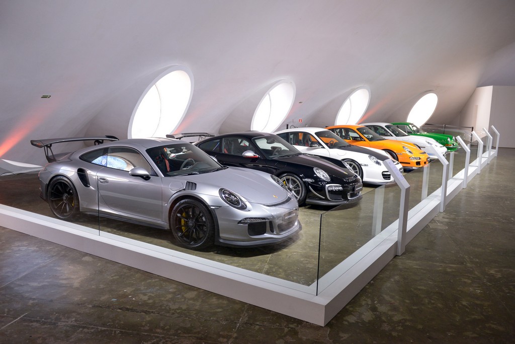 PORSCHE COMEMORA 70 ANOS COM TRADIÇÃO E ESPORTIVIDADE EM TODO O MUNDO, foto 3