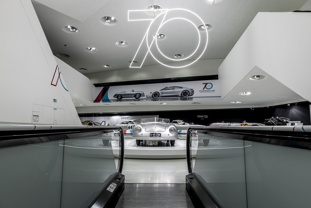 PORSCHE COMEMORA 70 ANOS COM TRADIÇÃO E ESPORTIVIDADE EM TODO O MUNDO, foto 10