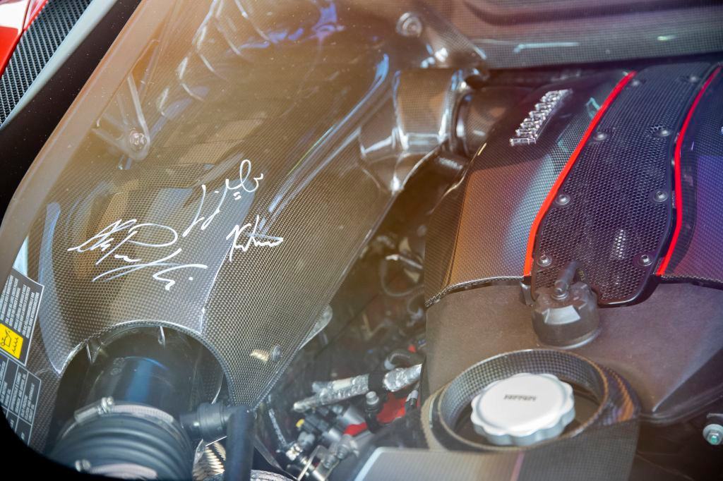 NOVO FERRARI F488 PISTA ‘PILOTI FERRARI’ REVELADO EM LE MANS NO FINAL DE SEMANA, foto 9
