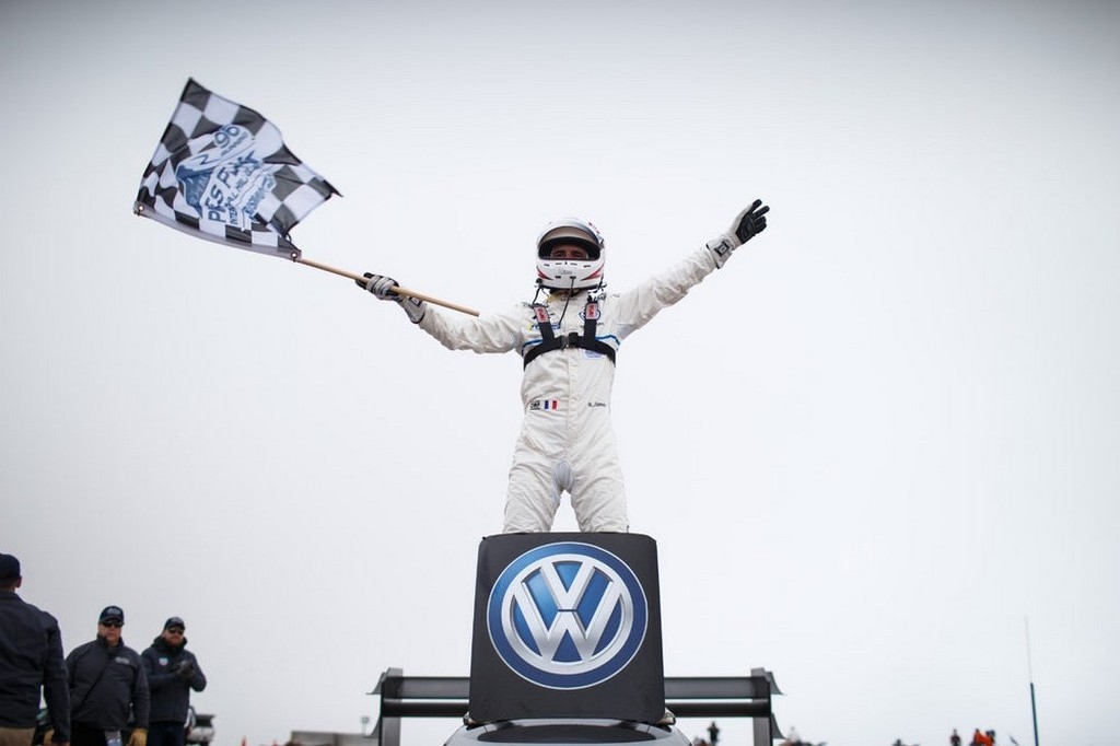 ROMAIN DUMAS E VOLKSWAGEN BATEM O RECORDE DE PIKES PEAK, foto 3