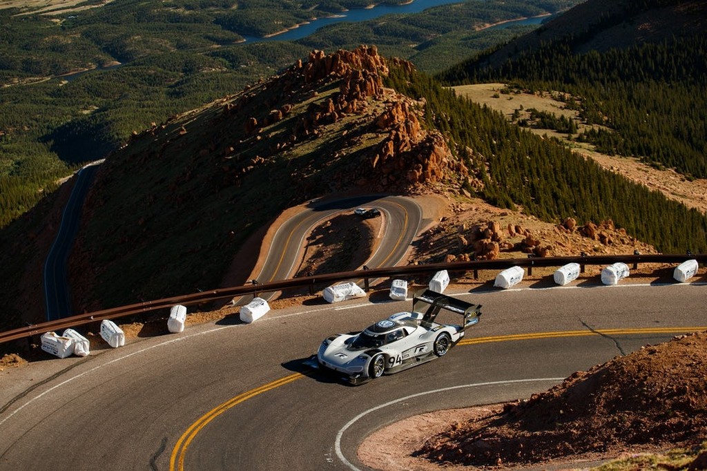 ROMAIN DUMAS E VOLKSWAGEN BATEM O RECORDE DE PIKES PEAK, foto 5