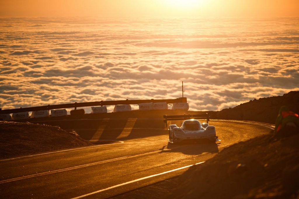 ROMAIN DUMAS E VOLKSWAGEN BATEM O RECORDE DE PIKES PEAK, foto 7