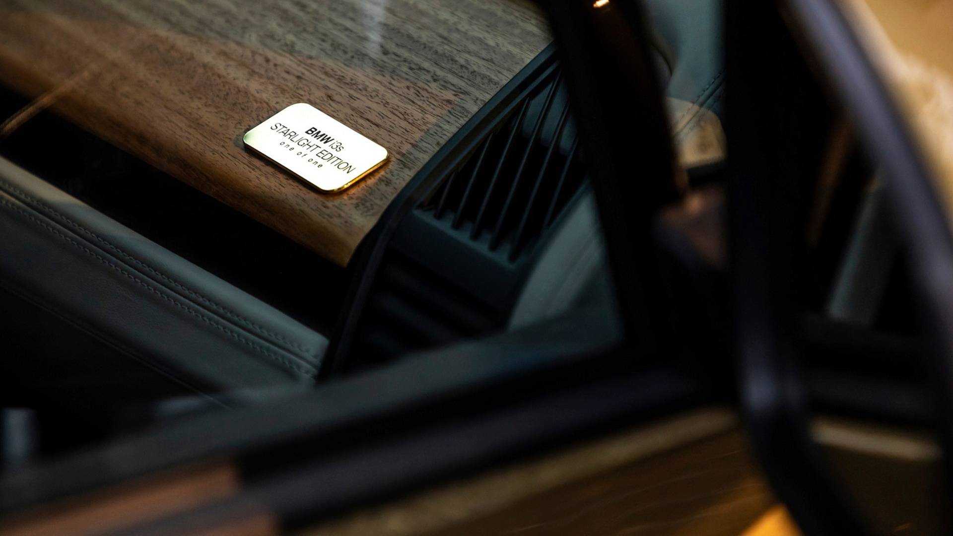 BMW REVELA i3 E i8 STARLIGHT EDITION COBERTA COM OURO DE 24 QUILATES, foto 11