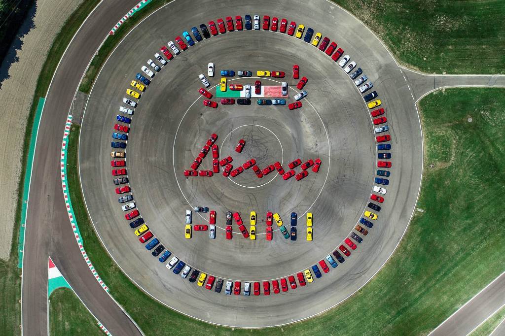 FERRARI DINO CUMPRE 50 ANOS E CELEBRA EM ALTO ESTILO, foto 2