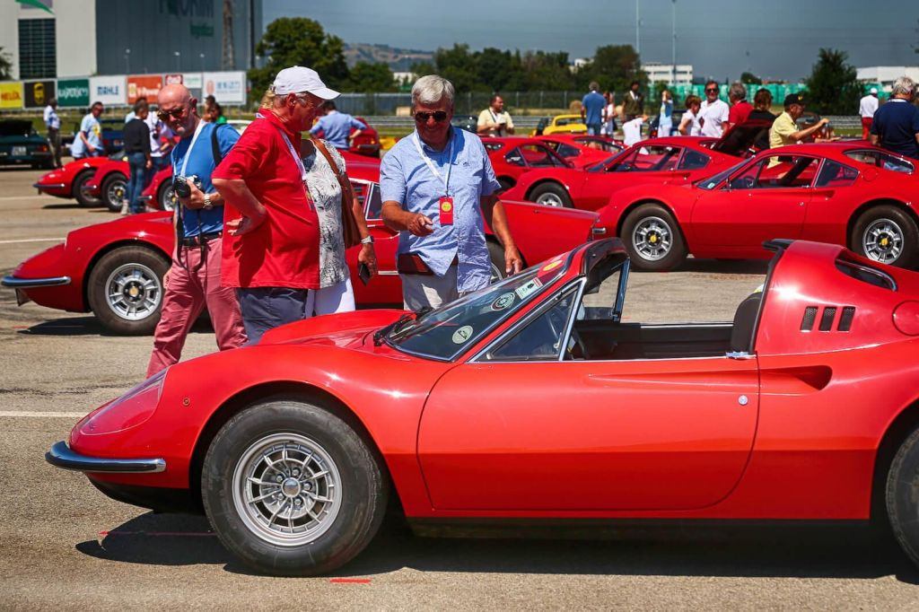 FERRARI DINO CUMPRE 50 ANOS E CELEBRA EM ALTO ESTILO, foto 3