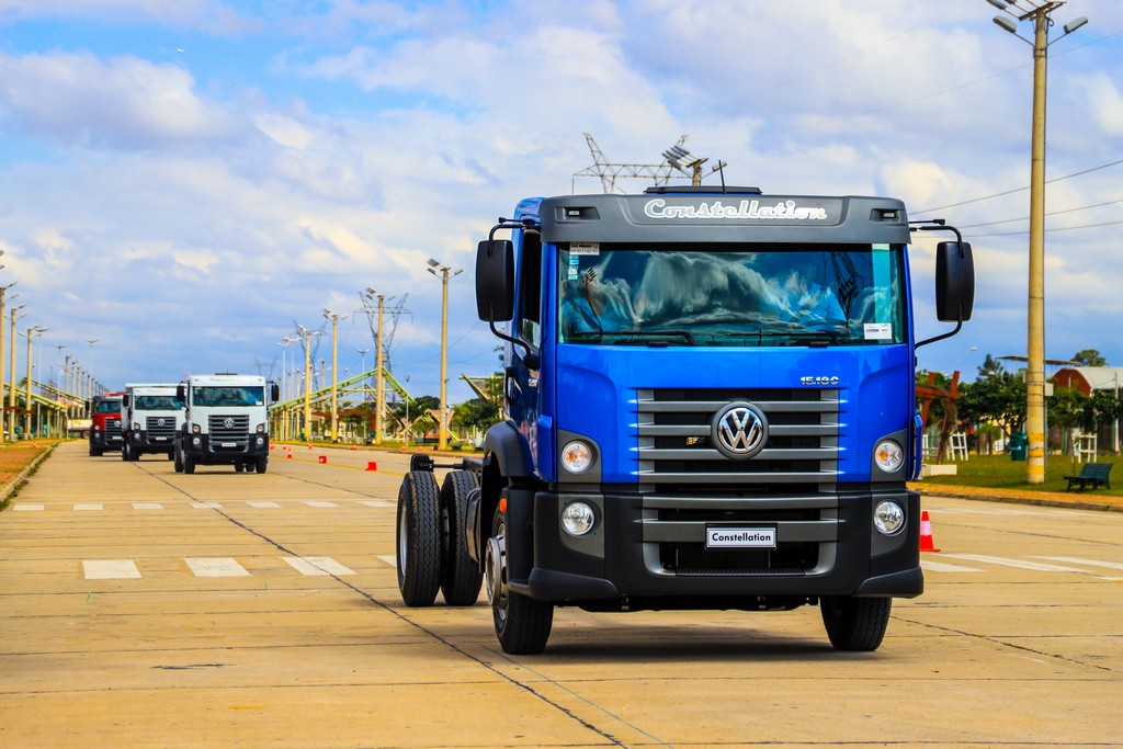 VW CAMINHÕES LANÇA FAMÍLIA CONSTELLATION NA BOLÍVIA, foto 1