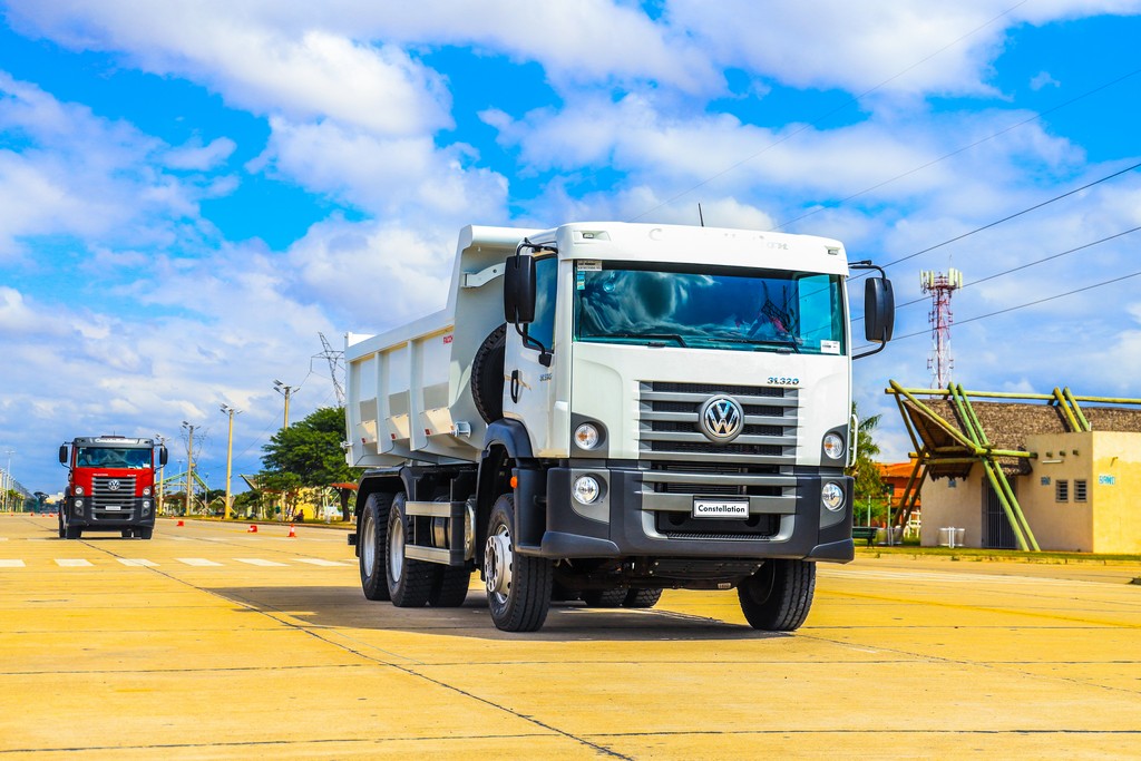 VW CAMINHÕES LANÇA FAMÍLIA CONSTELLATION NA BOLÍVIA, foto 2