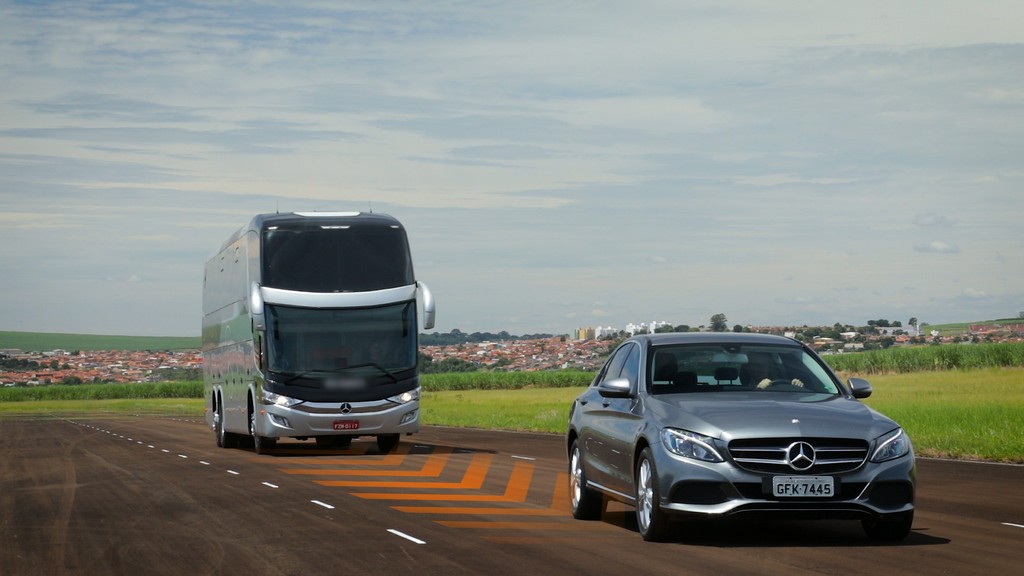 MERCEDES-BENZ LANÇA PILOTO AUTOMÁTICO ADAPTATIVO PARA ÔNIBUS RODOVIÁRIO, foto 6